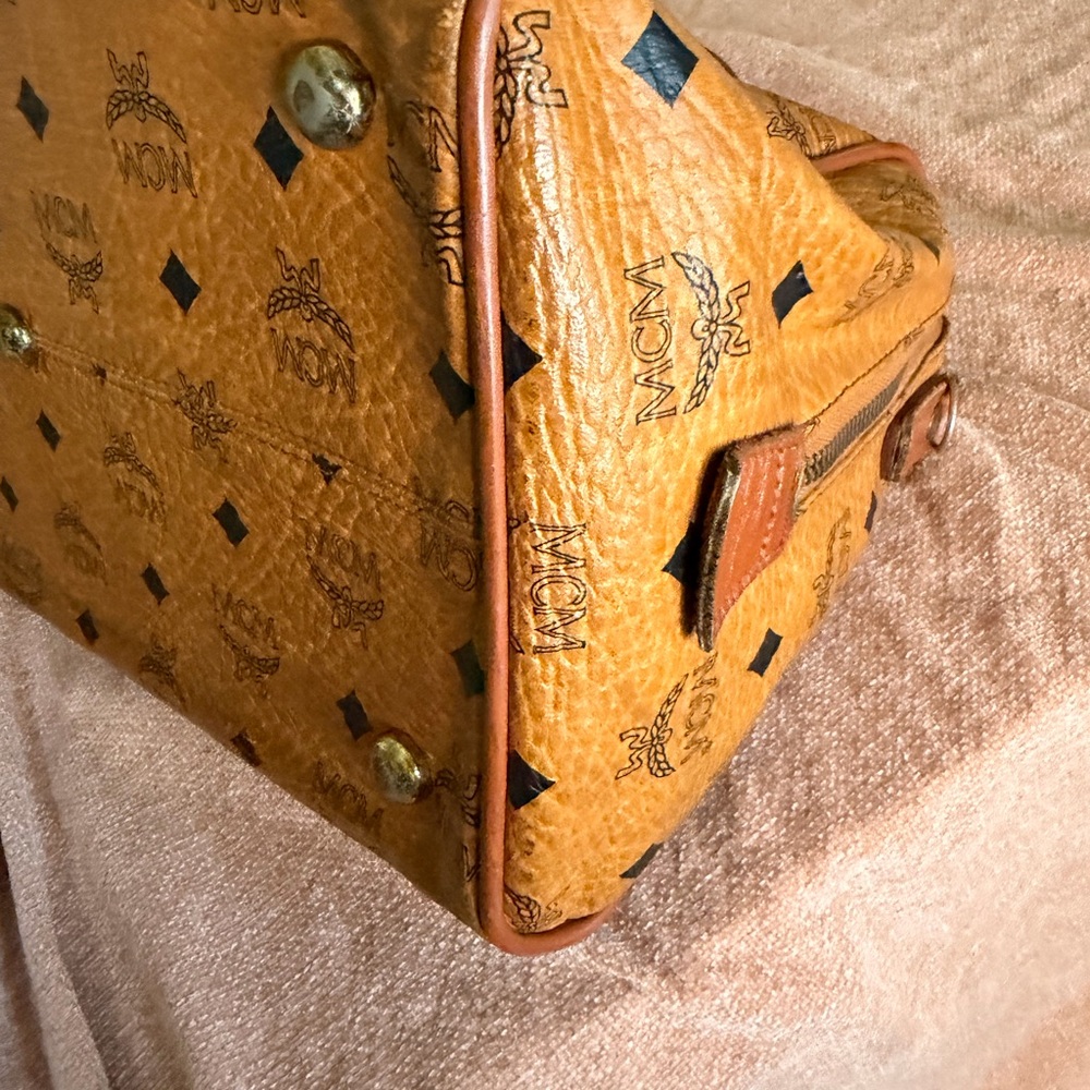 Vintage MCM Boston bag in Cognac. - Picture 16 of 16